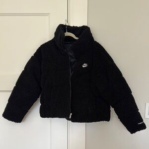 Nike Therma-FIT City Series Women's Synthetic Fill High-Pile Fleece
Jacket